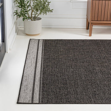 Alda Modern Minimalist Mingled Solid Indoor/Outdoor Area Rug